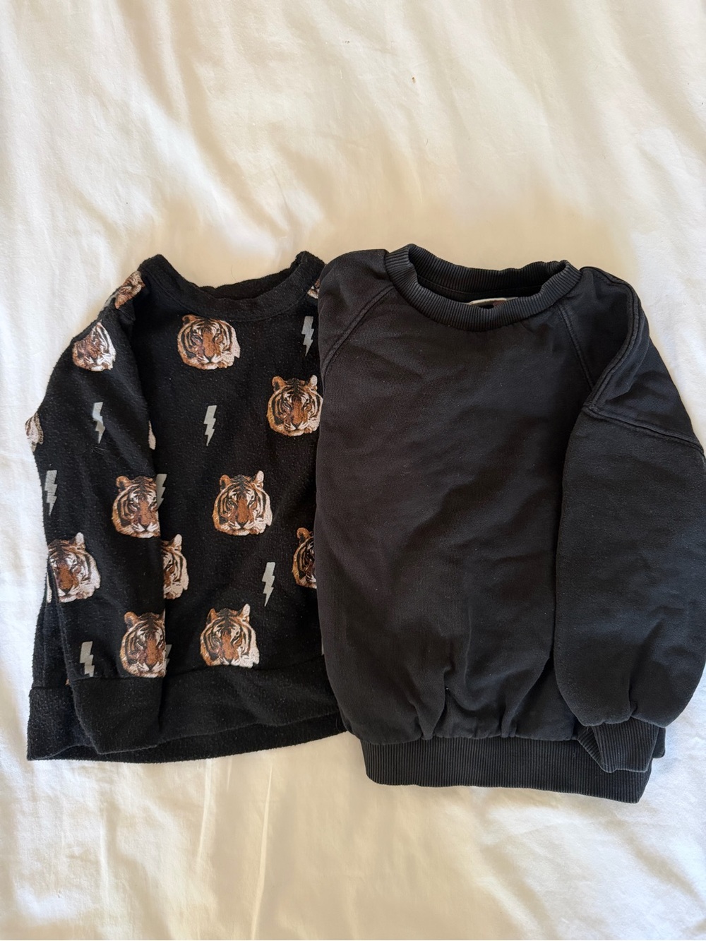 Boys Black Tiger Print & Solid Black Sweatshirt Bundle of 2, size 4T